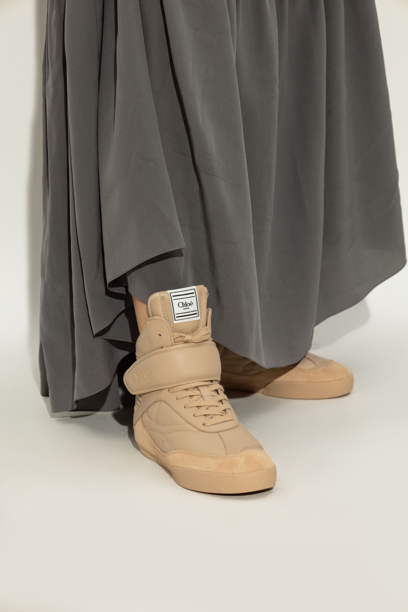 スニーカー Chloe Dove Grey Suede Chloa Kick Sneakers Chloé Chloé Kick スニーカー | Chloé JP